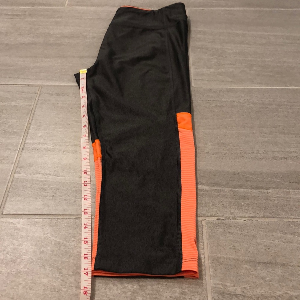 Under Armour Compression Capri - Picture 7 of 7